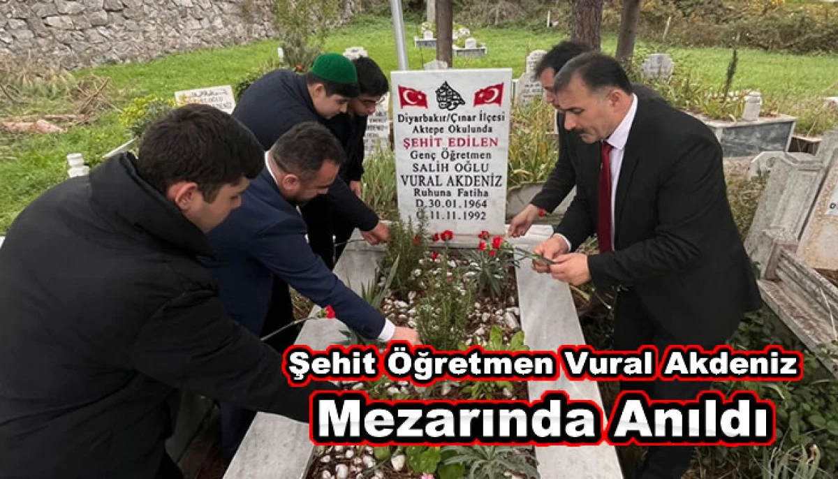 Şehit Öğretmen Vural Akdeniz Mezarında Anıldı